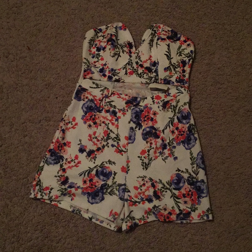 Fashion Nova floral romper L